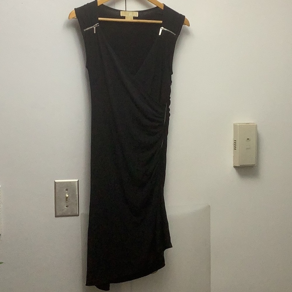 Michael Kors V-neck Side Roughed Dress w/Zipper Accents